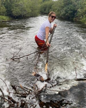 Sophie Grégoire Instagram - Last long summer weekend of adventure….kayaking, cave exploring, undoing beaver dams for better river water flow, laughing like crazy with friends and picking late harvest veggies…hugs and cuddles. Nothing better…Have a great (shorter) week! 

Dernier long weekend d’été rempli d’aventures: kayak, exploration de cavernes, défaire des barrages de castor pour aider la rivière à mieux couler, rire comme des fous entre amis, récolter les derniers légumes de mon jardin, câlins et bisous. Rien de mieux. Bonne (courte) semaine!