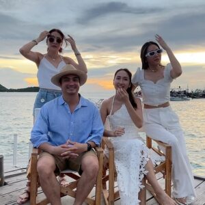 Sopitnapa Chumpanee Instagram - We Love you ♥️
27 AUGUST 2024 

เป็นคืนที่อบอุ่นหัวใจมากๆ เหมือนลูกแต่งงาน 🤣♥️👩🏻😊 รัก ♥️

#jeabpukaiithewedding