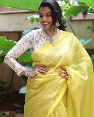 Sravana Bhargavi Instagram - Episode name : The one where i wore a saree and refused to change 🧡🧡 @varuni_couture