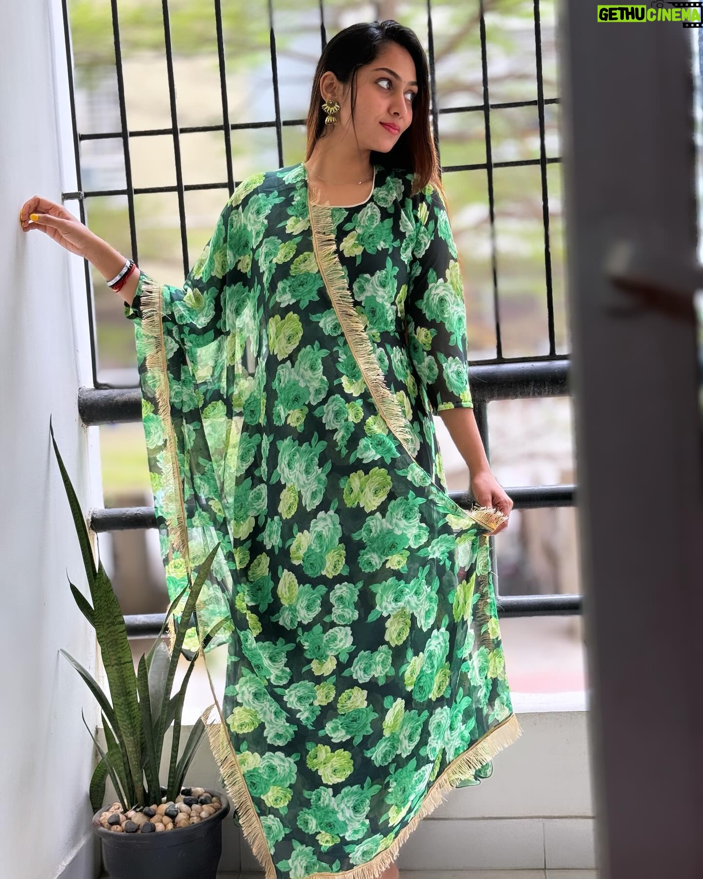 Sreethu Krishnan - 53.4K Likes - Wearing @mivar_boutique š
#sreethukrishnan
