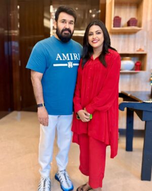 Sreevidya Nair Instagram - ലാലേട്ടൻ 🤩❤️ #superblessed 

👗 @zuriwomen_ 

#ammashow  #mazhavilmanorama