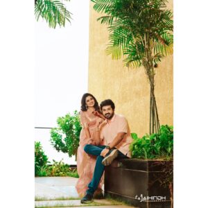 Srithika Instagram - Forever is a long time, make sure you spend it with someone who makes you laugh!
.
With @ssr_aaryann❤️
.
Photography @jaihindh_photography
Makeup @_chitras_makeup_artist_28
Hairstyles @jenifer_hair_stylist_official
Saree @neethudesigners 
Coordinator @rajesh_chandrasekaran__
.
#srithikaaryann🧿 #prewedding #couple #couplephotoshoot #photography #shoot #traditional #Saree #sareedraping