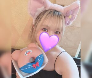 Starlight Kid Instagram - 初めての海外ディズニー🐭💞
リーナベルちゃんグッズ買えて嬉しいー！
そして会えて嬉しいー！

食べ物が全部かわいい😭🫶🏻

#SLK
#スターライトキッド
#NEOGENESIS
#スターダム
#STARDOM
#女子プロレス
#香港ディズニー
#SLKの夏休み