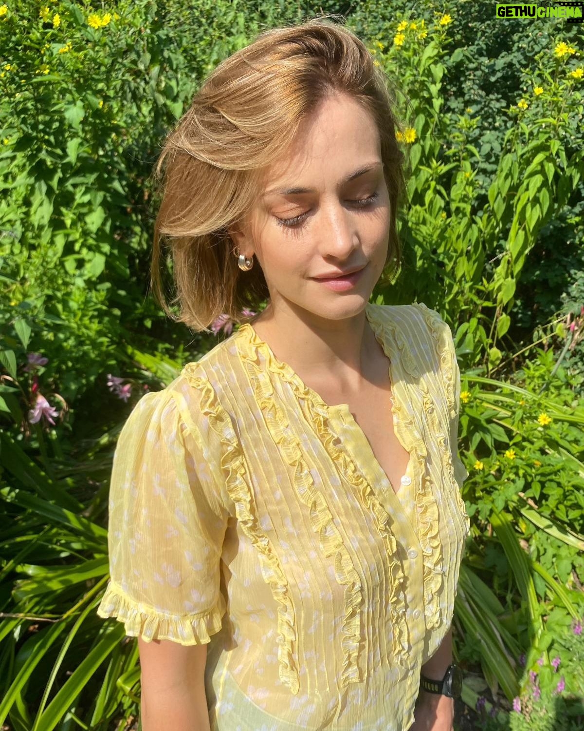 Stefanie Martini - 6.1K Likes - Bobbing along 💇
📸 @el__wood