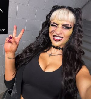 Stephanie De Lander Instagram - Dead but lit 🧟 @tnawrestling