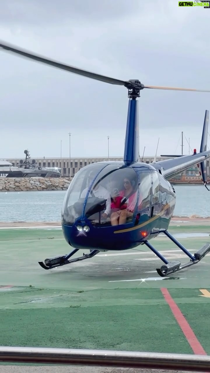 Stephanie Herela - 157 Likes - Who needs a ride 🚁?