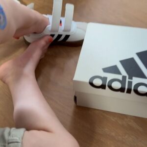 Stijn Fransen Instagram - 👟WINACTIE👏
Shinen op je eerste school- of werkdag!

ZIE FOTO’s voor toffe sneakers (vooral het laatste filmpje - geluid aan!💛)

In de nieuwe @vanharenschoenen ‘back to school’ collectie vind je de leukste, lekker zittende (heel belangrijk😄) en betaalbare sneakers voor het hele gezin.

Win een giftcard t.w.v. €150,- om schoenen te shoppen bij vanHaren! Kans maken? Zo doe je mee:

Laat in de comments onder deze post weten welke schoenen jij zou shoppen uit de ‘back to school’ collectie van vanHaren. En vergeet @vanharenschoenen niet te volgen voor de laatste updates.

#ad @vanharenschoenen #vanHaren