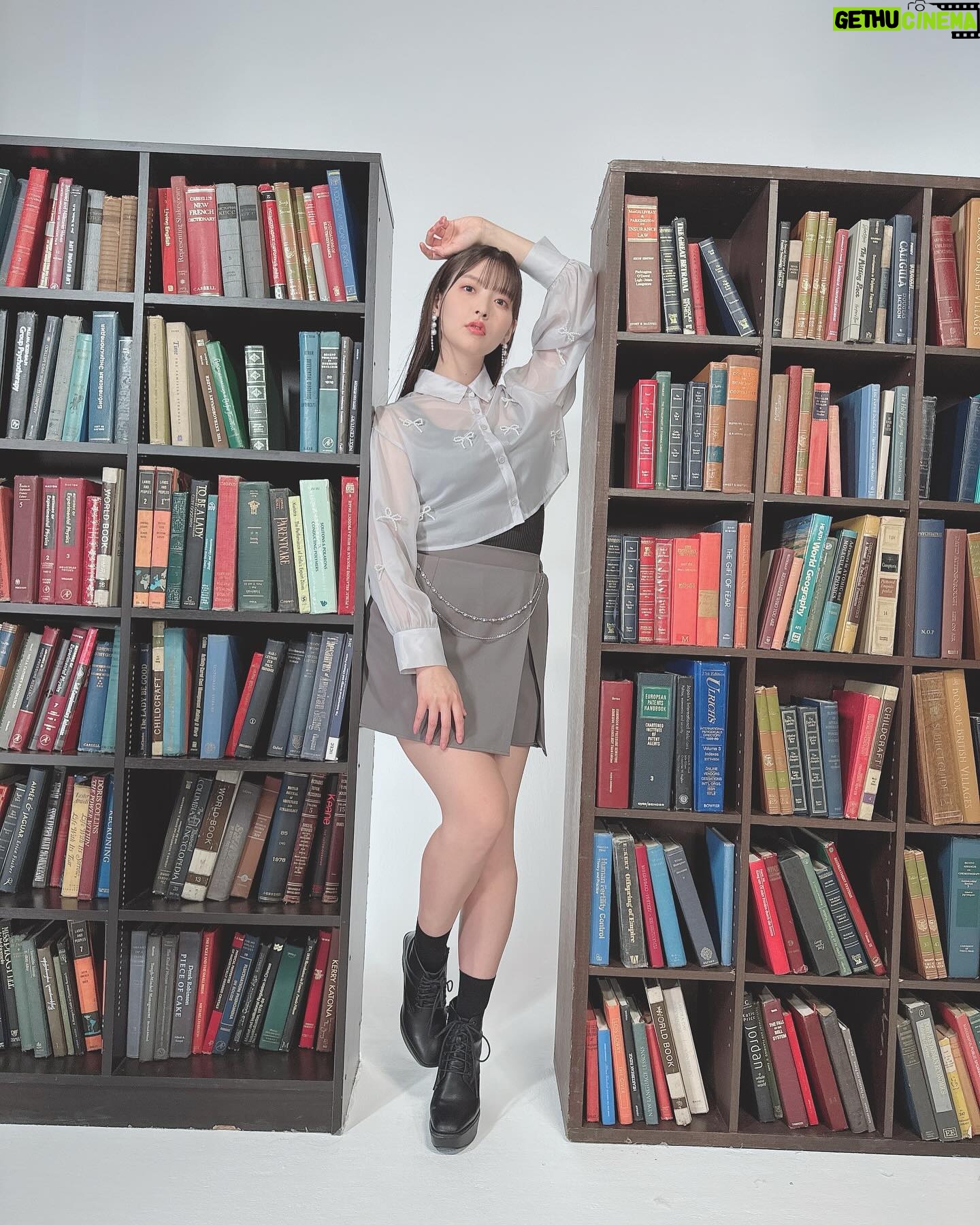 Sumire Uesaka - 43.2K Likes - げつようび〜!
皆さま、すこやかにお過ごしでしょうか?
9月になりましたが…関係なく暑いですね!!ひーん!!
体調は大丈夫でしょうか?!
いよいよライブ月!ということでリハーサルもやっておりますよ〜!!
かなりカロリーの!高い!セットリストでした!!
とくに中盤に山場がございますので…おたのしみに!!
お写真は「ファーストピリオド.」の2番のお衣装で!
ぜひMVもごらんくださいませ〜!
それでは皆さま、今週もすこやかにまいりましょう〜!!
#上坂すみれ