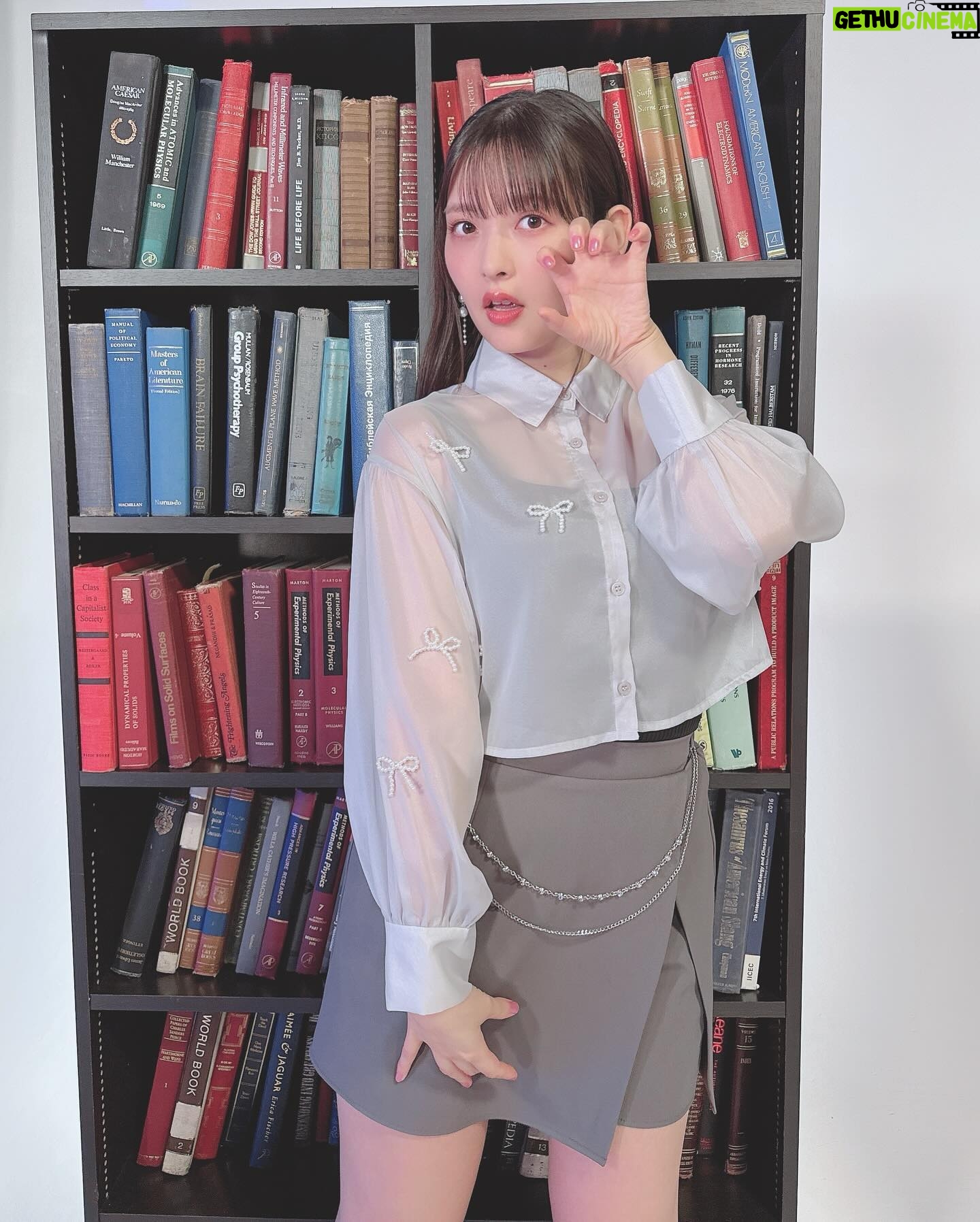 Sumire Uesaka - 43.2K Likes - げつようび〜!
皆さま、すこやかにお過ごしでしょうか?
9月になりましたが…関係なく暑いですね!!ひーん!!
体調は大丈夫でしょうか?!
いよいよライブ月!ということでリハーサルもやっておりますよ〜!!
かなりカロリーの!高い!セットリストでした!!
とくに中盤に山場がございますので…おたのしみに!!
お写真は「ファーストピリオド.」の2番のお衣装で!
ぜひMVもごらんくださいませ〜!
それでは皆さま、今週もすこやかにまいりましょう〜!!
#上坂すみれ