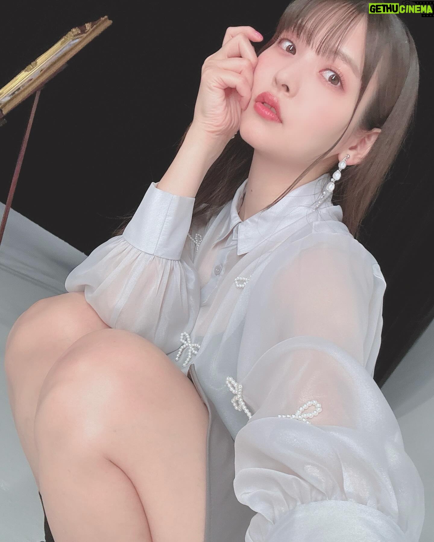 Sumire Uesaka - 43.2K Likes - げつようび〜!
皆さま、すこやかにお過ごしでしょうか?
9月になりましたが…関係なく暑いですね!!ひーん!!
体調は大丈夫でしょうか?!
いよいよライブ月!ということでリハーサルもやっておりますよ〜!!
かなりカロリーの!高い!セットリストでした!!
とくに中盤に山場がございますので…おたのしみに!!
お写真は「ファーストピリオド.」の2番のお衣装で!
ぜひMVもごらんくださいませ〜!
それでは皆さま、今週もすこやかにまいりましょう〜!!
#上坂すみれ
