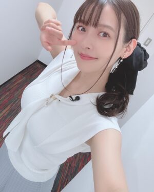 Sumire Uesaka Instagram - 夜あそびでーす！
9月ですよう！！！
このみさんがゲストです！！

ヘアメイク　@ri_sa_ku_ra_ 
衣装　@stylist_tanakaayumi