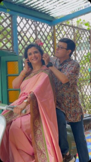 Supriya Pilgaonkar Instagram - @navra_maza_navsacha_2 
….3,4,5……,♾️ !!! 🧿🪬 
.
.
Bhakti and Vacky in their element 😂❤️
