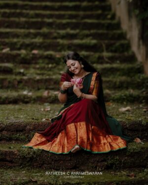 Susmitha Prabhakaran Instagram - @ratheesh_c_parameshwaran 📷

@susmitha.prabhakaran 🧚🏻‍♀️
🖥️@nandhu_meledath 

❣️@ranjithpoombaatta 

🥻@ar_handlooms_kuthampully 
 💍Ornaments @mayuri_trendz
💄 @thanus_makeover_guruvayur

#réel #reelsinstagram #trandingreels♥️ #viral #reels #reelsinstagram #kerala #keralagodsowncountry