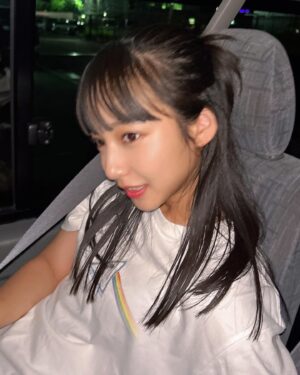 Suzu Yamanouchi Instagram - 9月です、暑いです。