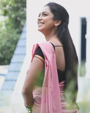 Swathi Konde Instagram - 💗🖤Leave a 🌻 if you’re a fan of village life.

#nature #photography #naturephotography #love #travel #photooftheday #instagood #beautiful #picoftheday #photo #instagram #naturelovers #art #landscape #like #follow #travelphotography #bhfyp #happy #sunset #ig #wildlife #summer #life #sky #beauty #mountains #flowers #photographer #instadaily