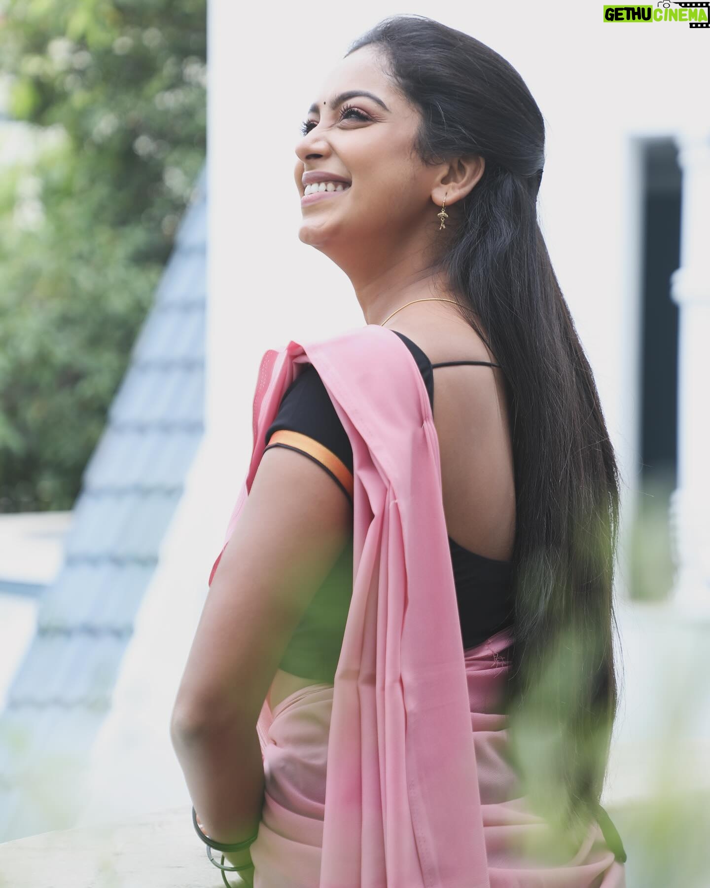 Swathi Konde - 42.3K Likes - 💗🖤Leave a 🌻 if you’re a fan of village life.
#nature #photography #naturephotography #love #travel #photooftheday #instagood #beautiful #picoftheday #photo #instagram #naturelovers #art #landscape #like #follow #travelphotography #bhfyp #happy #sunset #ig #wildlife #summer #life #sky #beauty #mountains #flowers #photographer #instadaily