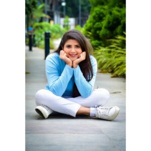Swetha Khelge Instagram - Just being cute in life🥰
And that's how I win😉

📷- @n_shot_photography 

#swethakhelge #actress #randomshots #kannethireythondrinal #kalaignartv #shakti #cute #beingme