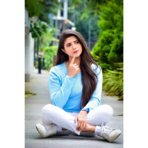Swetha Khelge Instagram - Just being cute in life🥰
And that's how I win😉

📷- @n_shot_photography 

#swethakhelge #actress #randomshots #kannethireythondrinal #kalaignartv #shakti #cute #beingme