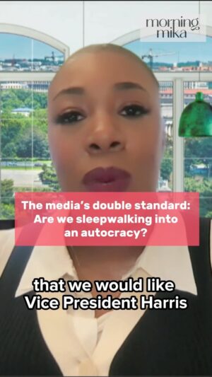 Symone Sanders Instagram - This week on #MorningMika, @SymoneDSanders breaks down the double standard in media coverage. ‘If people do not get very specific… and are not serious about holding Donald Trump to the standard we expect for everyone else, we’ll be sleepwalking into an autocracy.’

💬 Are we holding candidates to the same standard, or is the media trying too hard to create parity? 💬

Check out our Link in Bio for full episode 👇

#mediabias #2024election #donaldtrump #kamalaharris