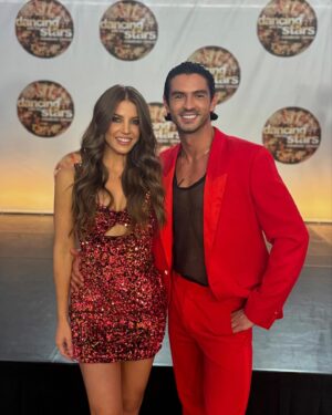 Szabó Zsófi Instagram - @dancingtv2 jövünk! 💫 
@andreimangra nagyon vártalak 🤍 #dancingwiththestars #tv2 #thankful