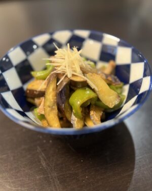 Tae Kimura Instagram - 。
ウチの夏。
旬の野菜は
やっぱり美味しいな。

#うちごはん 
#枝豆
#万願寺とうがらし
#ゴーヤ

みなさんも
しっかり食べて

夏の疲れが
出ませんように🍀