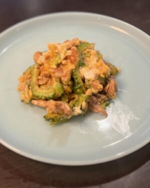 Tae Kimura Instagram - 。
ウチの夏。
旬の野菜は
やっぱり美味しいな。

#うちごはん 
#枝豆
#万願寺とうがらし
#ゴーヤ

みなさんも
しっかり食べて

夏の疲れが
出ませんように🍀