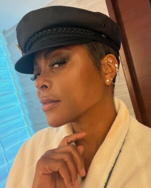 Taraji P. Henson Instagram - THIS is 54 ✨ Thank you ALL for your lovely, heartfelt birthday wishes. Don’t be afraid to age!!! EMBRACE IT BECAUSE AGING IS INEVITABLE. Do it with grace and gratitude. 🙏🏾❤️🙏🏾❤️🙏🏾