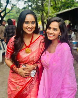 Tejaswini Gowda Instagram - It’s all abt today.!! 
.
Outfit @naa_maguva 
.
#teamplevibes#friendsforever#god#blessed