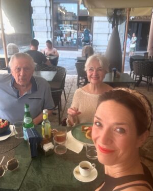 Tereza Kostková Instagram - Dárek pro mámu - krásná Verona, kouzelný Domingo, impozantní aréna…#dekuji #krasnycas #italie #magic #cestovani #darek #terezakostkova