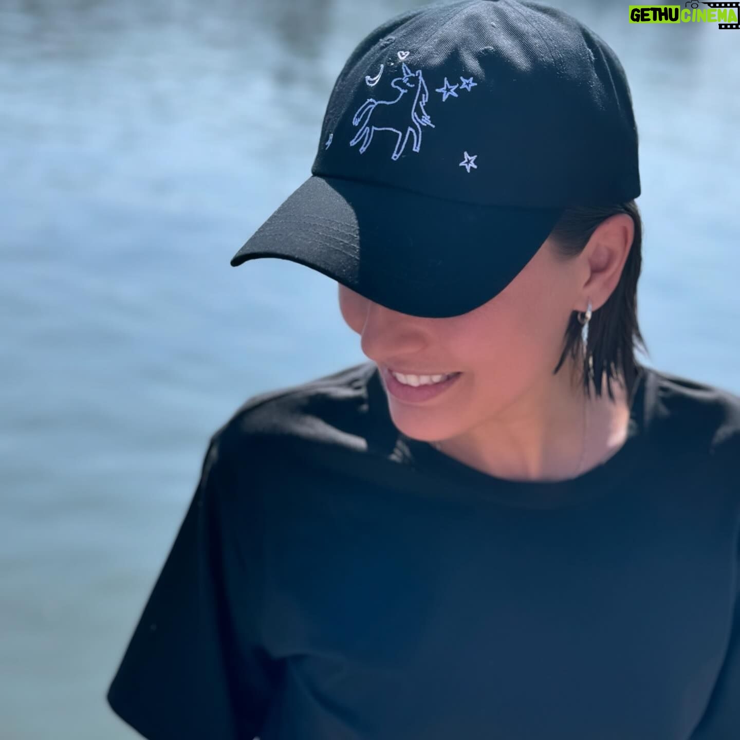 Tereza Ramba - 2.7K Likes - Prší! Už jste si udělali jednorožčí radost? Já to MI LU JU !!!! A nejvíc mi dělá radost mamá all In láska. Láska je!
@laskaje.cz
