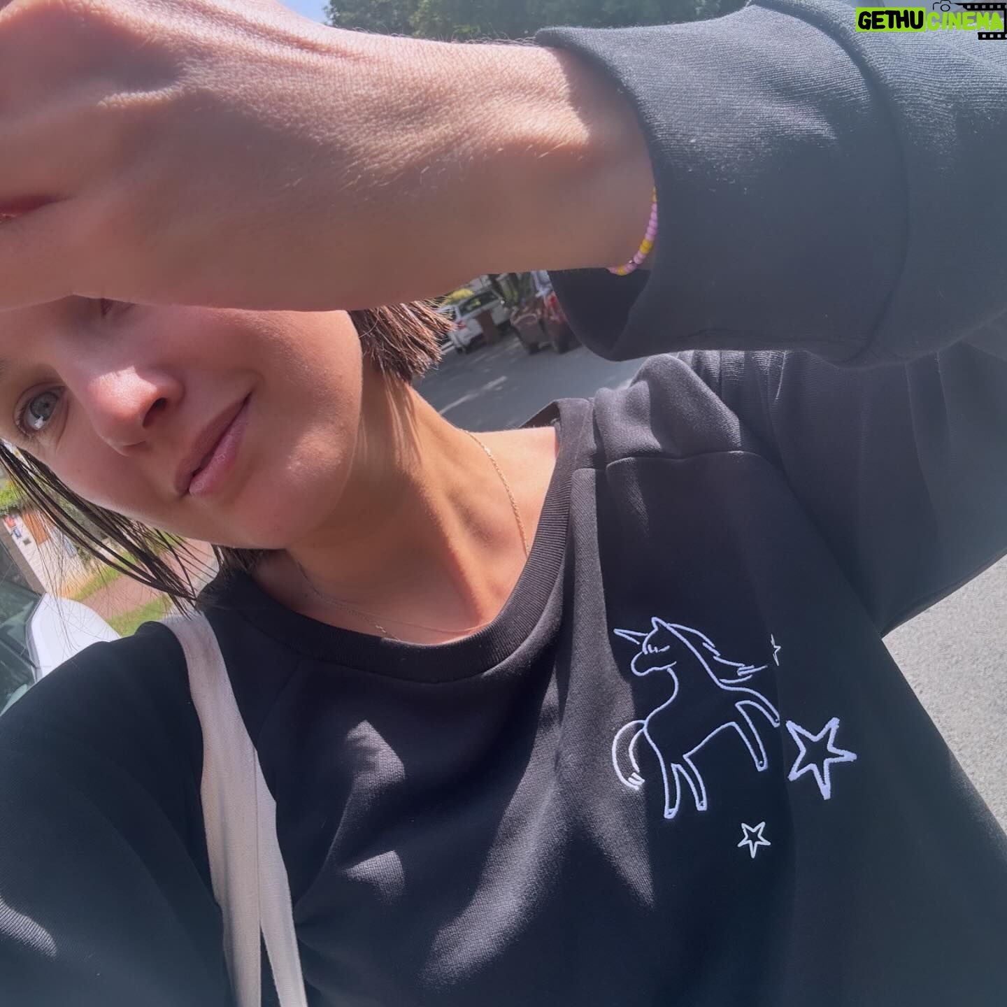 Tereza Ramba - 2.7K Likes - Prší! Už jste si udělali jednorožčí radost? Já to MI LU JU !!!! A nejvíc mi dělá radost mamá all In láska. Láska je!
@laskaje.cz