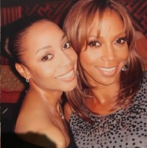 Terry Ellis Instagram - Happy Birthday Bestie! @hollyrpeete Here we go!...another trip around the sun living life like it's GOLDEN! and you make the trip so fun and easy 32 years of the best friendship I could ever hope for I  L❤️ VE  YOU to the moon and back here's to celebrating 🍾 🥂 an Amazing Fabulous Badd A_ _ You!!! 🥳🥳🥳 🎂 🎉 🎈 🎁 🎊#virgobesties♍❤♍💕 #virgoseason #twinzies👩🏿‍🤝‍👩🏾 #bestiesforlife❤️