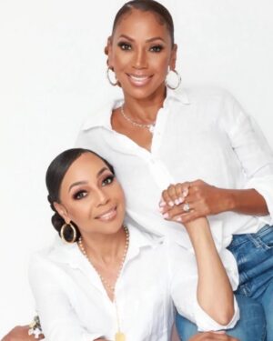 Terry Ellis Instagram - Happy Birthday Bestie! @hollyrpeete Here we go!...another trip around the sun living life like it's GOLDEN! and you make the trip so fun and easy 32 years of the best friendship I could ever hope for I  L❤️ VE  YOU to the moon and back here's to celebrating 🍾 🥂 an Amazing Fabulous Badd A_ _ You!!! 🥳🥳🥳 🎂 🎉 🎈 🎁 🎊#virgobesties♍❤♍💕 #virgoseason #twinzies👩🏿‍🤝‍👩🏾 #bestiesforlife❤️