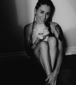 Tetiana Gaidar Instagram - Guys who has a 🐱 or 🐶? What’s your loved ones names & what kind of bread do you have ?