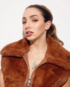 Actress Thelma Fardin HD Instagram Photos and Wallpapers September 2024