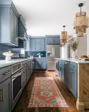 Tiffany Brooks Instagram - New kitchen, who dis? #KitchenUpgrade

Swipe for the before ➡️

#renovation #interiordesign #newkitchen #beforeafter #freshaf