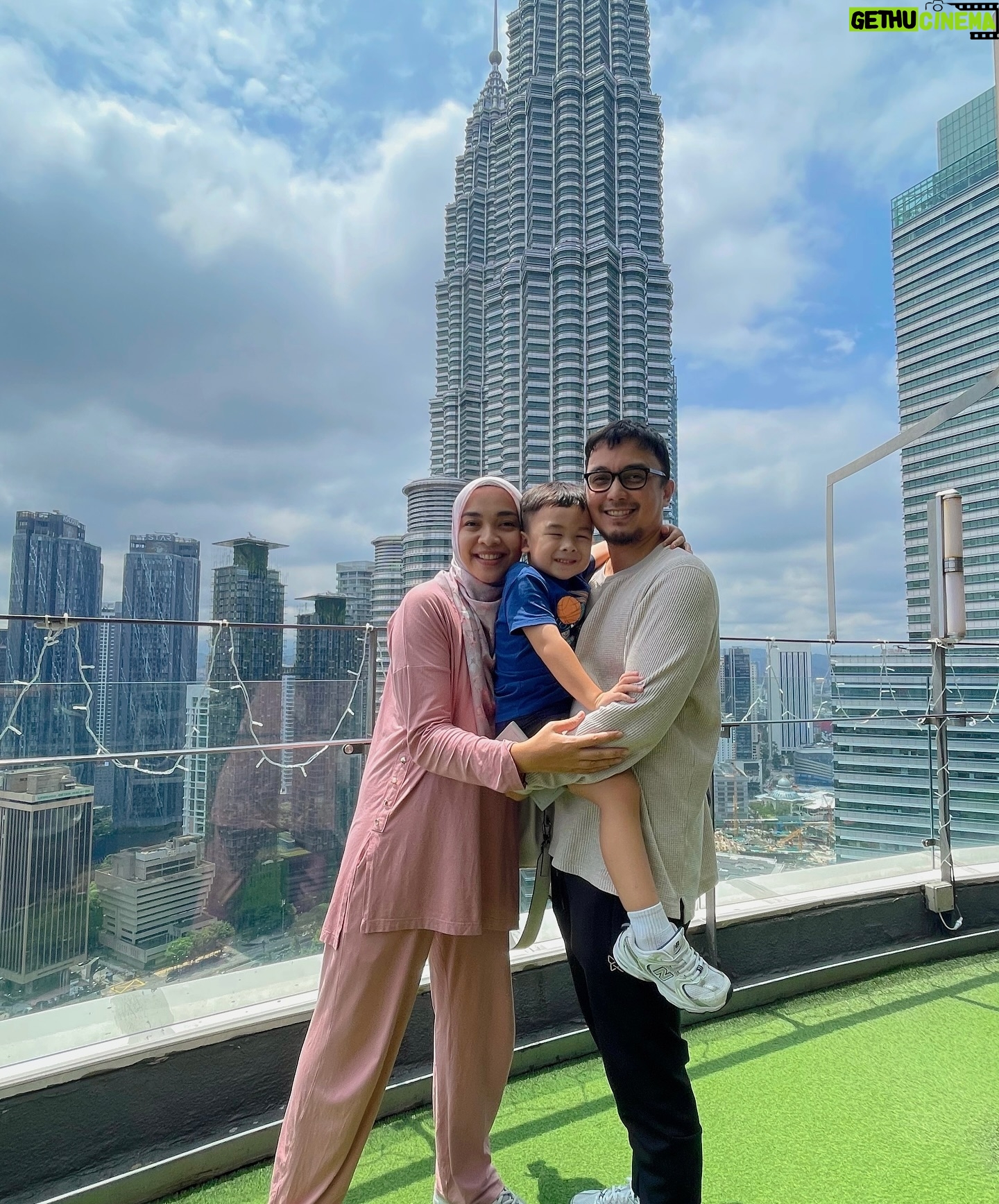 Tika Bravani - 17.6K Likes - Happy forty dear hubby @dimsad77
Barakallah..
Semoga bahagia dan selalu sehat lahir batin ❤️