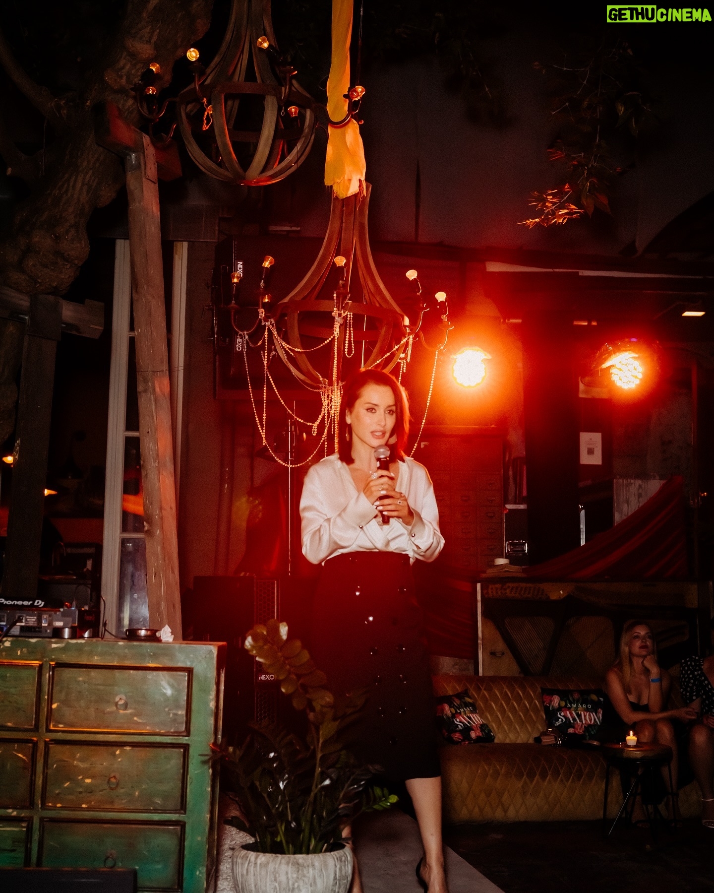 Tina Kandelaki - 3 Likes - ŠŠ°Š²Š°Š¹Ńе ŃŠµŃŃŠ½Š¾, Š³Š¾Š²Š¾ŃŠøŃŃ Š¾ ŃŠ¾Š¼, ŃŃŠ¾ Š²Ń Š»ŃŃŃŠøŠµ, можно, ŃŠ¾Š»Ńко когГа ŃŃŠ¾Š¼Ń еŃŃŃ ŃŠµŠ°Š»ŃŠ½ŃŠµ ŠæŠ¾Š“ŃŠ²ŠµŃжГениŃ.
ŠŃŠµŃŠ° на Š½Š°Ńем Š²ŠµŃеŃе Ń @tnt_online ни Ń ŠŗŠ¾Š³Š¾ не Š±Ńло ŃŠ¾Š¼Š½ŠµŠ½ŠøŠ¹, ŃŃŠ¾ ŠæŠ°Š»ŃŠ¼Š° ŠæŠµŃŠ²ŠµŠ½ŃŃŠ²Š° по моГноŃŃŠø ā Ń Š½Š°Ń. ŠŠ° не ŃŠ¾Š»Ńко по моГноŃŃŠø, Š¼Ń ŠæŠµŃŠ²Ńе во Š²Ńем. ŠŠ°ŃŠø Š“ŃŃŠ·ŃŃ, блогеŃŃ, ŃŠµŠŗŠ»Š°Š¼Š¾Š“Š°ŃŠµŠ»Šø ā ŃŃŠ¾ не ŠæŃоŃŃŠ¾ ŠŗŠ¾Š¼ŠæŠ°Š½ŠøŃ Š“Š»Ń Ń
Š¾ŃŠ¾Ńего Š²ŠµŃеŃа, но Šø Š½Š°ŃŠø Š³ŠµŃŠ¾Šø. ŠŠ½Šø ŠæŠ¾ŠŗŠ°Š·ŃŠ²Š°ŃŃ ŃŠ²Š¾Š¹ ŠæŃŠ¾ŃеŃŃŠøŠ¾Š½Š°Š»ŠøŠ·Š¼ на ŃŠ²Š¾ŠøŃ
ŠæŠ»Š¾ŃŠ°Š“каŃ
, а Š¼Ń ŠæŠ¾Š“Š“ŠµŃŠ¶ŠøŠ²Š°ŠµŠ¼ ŠøŃ
на ŃŠ²Š¾ŠøŃ
.
ŠŠ¾Š»Š³Š¾Šµ Š²ŃŠµŠ¼Ń Š±ŃŠ»Š¾ ŠæŃŠøŠ½ŃŃŠ¾ Š¾ŃŠøŠµŠ½ŃŠøŃŠ¾Š²Š°ŃŃŃŃ Š½Š° Š·Š°ŠæŠ°Š“Š½ŃŠµ аналоги. ŠŠ¾ ŃŠµŠ¹ŃŠ°Ń Š¼Ń Š“Š¾ŠŗŠ°Š·ŃŠ²Š°ŠµŠ¼, ŃŃŠ¾ ŃŃŠ¾ Š±ŃŠ»Š° болŃŃŠ°Ń Š¾ŃŠøŠ±ŠŗŠ°. ŠŠµŠ“Ń ŃŠ¾ ŠŗŠ¾Š»ŠøŃŠµŃŃŠ²Š¾ ŃŠ°Š»Š°Š½ŃливŃŃ
Š»ŃŠ“ей, ŠŗŠ¾ŃŠ¾ŃŃŠµ еŃŃŃ Š² Š½Š°ŃŠµŠ¹ инГŃŃŃŃŠøŠø, ŃŠæŠ¾ŃŠ¾Š±Š½Ń ГелаŃŃ Š°Š±ŃŠ¾Š»ŃŃŠ½Š¾ конкŃŃŠµŠ½ŃŠ½ŃŠ¹ ŠæŃŠ¾Š“ŃŠŗŃ.
ŠŃŠµŃŠ° Š¼Ń Š±ŃŠ»Šø в ŠŗŃŃŠ³Ń Š»ŃŠ“ей, ŠŗŠ¾ŃŠ¾ŃŃŠµ Š³Š¾ŃŠ¾Š²Ń ŃŠ°ŃŃŠøŃŃŃŃ Š³ŃŠ°Š½ŠøŃŃ Šø ŠæŠ¾ŠŗŠ°Š·ŃŠ²Š°ŃŃ ŃŠ²Š¾Ń ŠŗŃŃŃŠ¾ŃŃŃš„