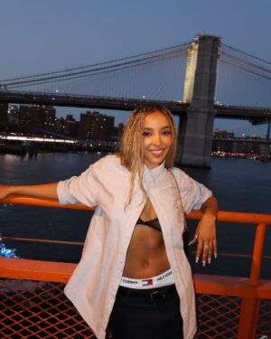 Tinashe Instagram - As I walked onto the ship someone deadass screamed at me “ALL HANDS ON DECK”