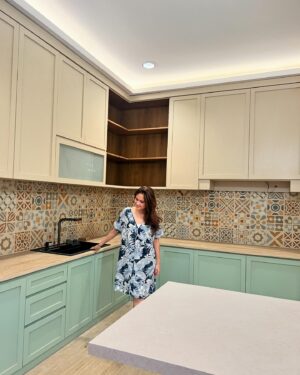 Tissa Biani Azzahra Instagram - sebentar lagi jadi. Alhamdulillah. Masya Allah Tabarakallah.
aaaaa semangat lagi yukkk tissbin!!
mohon doanya ya semua semoga Allah permudah segala urusanku!❤️🏠

interior design by @urbanartind
#kitchenideas