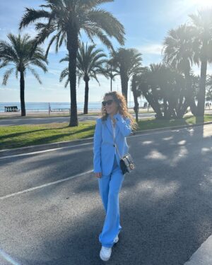 Tiziri Digne Instagram - Take me back 🌴☀️

L’été est passé beaucoup trop vite on est d’accord ? & dire que dans quelques jours c’est la rentrée !! 📚

#southoffrance #vacances #outfit #styleinspiration