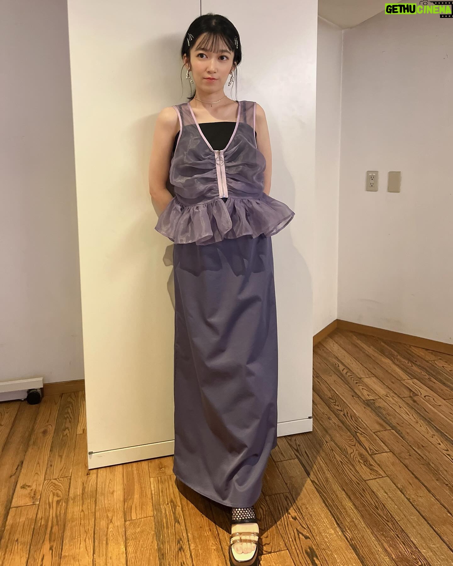 Tomoyo Kurosawa - 3.6K Likes - 『劇場版モノノ怪 唐傘』第3回目の舞台挨拶は甲斐田裕子さん、ゆかなさんとご一緒させていただきました☔️
劇場さんの愛が爆発してくださっていて、ロビーがモノノ怪一色!
すごく嬉しかったです。
エレベーターのドアにはアサとカメが並んでいて、こんなこともできるのかと感動してしまいました。すごい…ありがたいです…
何から何までモノノ怪を堪能できる空間ですので、ぜひ何度でも、いろんな映画館で劇場版モノノ怪、お楽しみいただけたら嬉しいです!
#モノノ怪 #劇場版モノノ怪
・・・・・・・・・・・・・・
stylist @sueyoshi_kumiko
hair make @sasa_maki_sasa
ワンピース @marte_vintage
@sahara_japon
イヤリング/ネックレス/ブレス @33amenous
リング @warmth.tokyo
