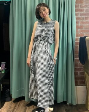 Tong Wang Instagram - 豬哥瞳 正式出道😂
在張芸京老師的演唱會

又哭又笑的美好夜晚
繼續一起陪伴，一起勇敢走下去💪🏻

格子套裝 @y1korea 
#張芸京 #我想對你說 #張芸京河岸留言2024 
#我陪你 #讓我照顧你 

謝謝舒華幫我吹頭髮🤣真的效果滿分💯
@driven_joann