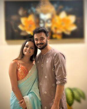 Tonni Laha Roy Instagram - লাড্ডু ভালোবাসি 🧡

🧡
#ganapatibappamorya #ganapati #love #instagood #instagram #postoftheday #photooftheday #photography #instafashion #ganesha