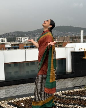 Toral Rasputra Instagram - Desi vibes in monsoon ❤️

#toralrasputra #beyou #bepositive #behappy #keepgoing #keepsmiling #beleiveinyourself #stayfocused #staycalm #liveinthemoment #lifeisbeautiful