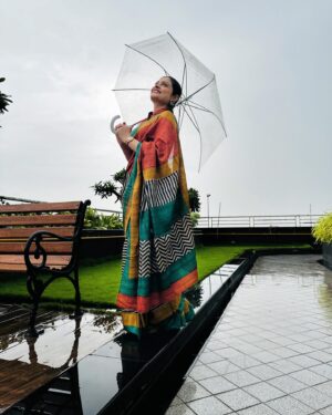 Toral Rasputra Instagram - Desi vibes in monsoon ❤️

#toralrasputra #beyou #bepositive #behappy #keepgoing #keepsmiling #beleiveinyourself #stayfocused #staycalm #liveinthemoment #lifeisbeautiful