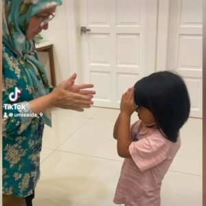 Umie Aida Instagram - ❤️ Ampun Tuanku 🙏 #queenofpeopleshearts #love