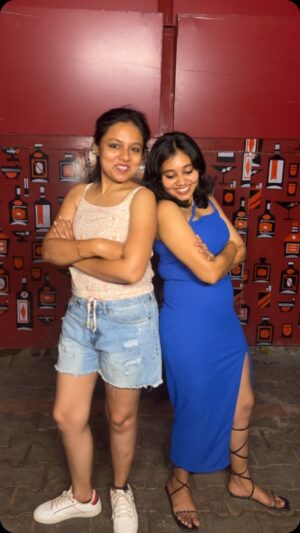 VJ Tara Instagram - Little late to the trend, yet special cz it’s baby’s birthday ❤️
With my golden sparrow @dubs_licious 
.
.
.
#goldensparrow #trendingreels #sisterhood #fundance