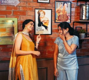 VJ Tara Instagram - Picture says it all✨ @keerthysureshofficial 
Swipe to see the final output🙏🏻😅
.
.
#anchorlife #vjtara #keerthysuresh #positivevibes #interview