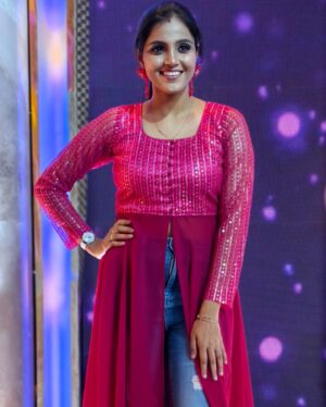 Vaishali Thaniga Instagram - Pink vibe 🌸💖 
did you watch our performance today in mr & Mrs chinnathirai ? Comment below 👇🏻 about parking episode 

Outfit @chitras_fashion_studio 🫰🏻
Makeup #myself 🫰🏻